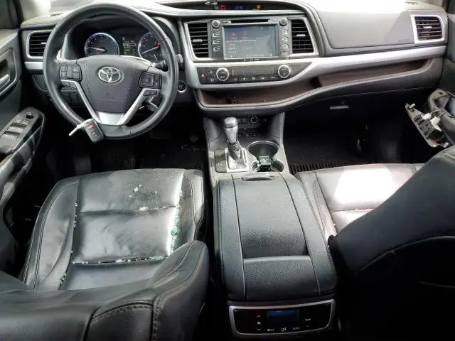 2018 TOYOTA HIGHLANDER SE  
