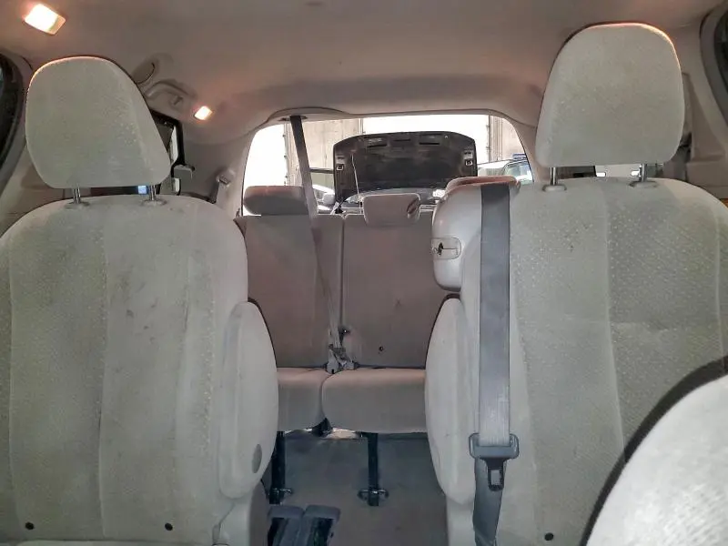 2011 TOYOTA SIENNA LE  