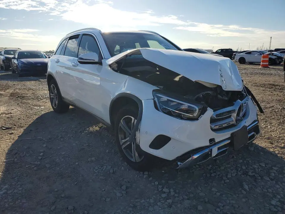 2021 MERCEDES-BENZ GLC 300  