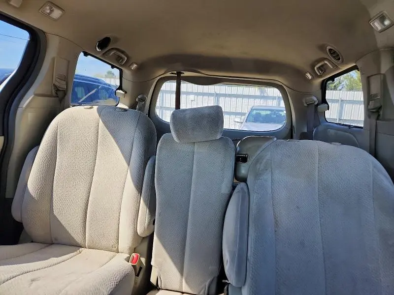2011 TOYOTA SIENNA LE 8-PASSENGER  