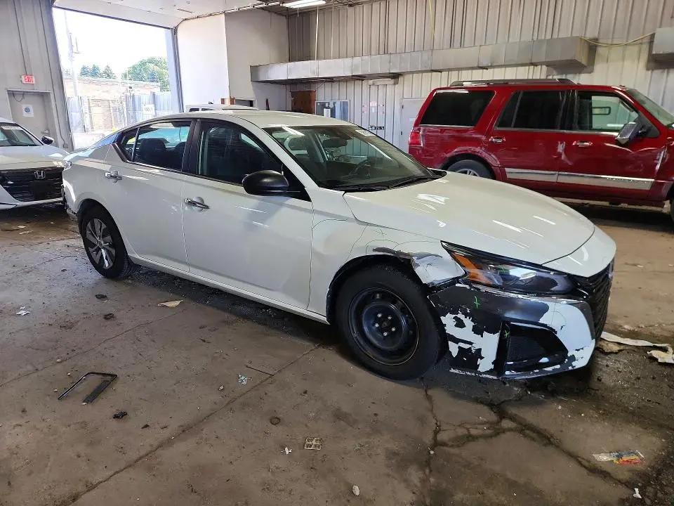 2024 NISSAN ALTIMA S  