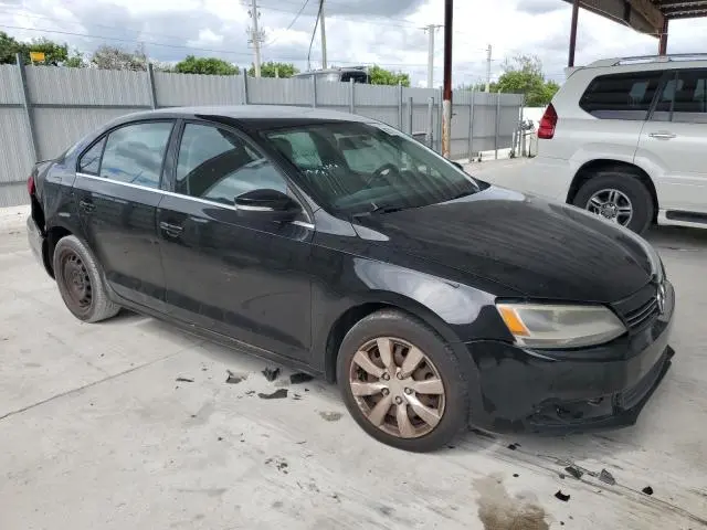 2013 VOLKSWAGEN JETTA SE  