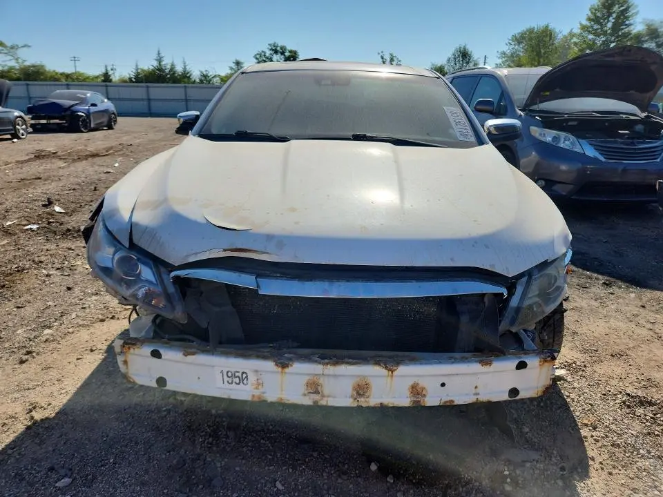 2011 FORD TAURUS LIMITED  