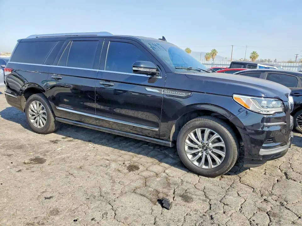 2022 LINCOLN NAVIGATOR L  