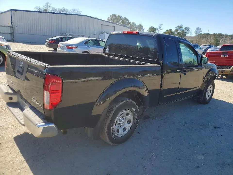 2017 NISSAN FRONTIER S  