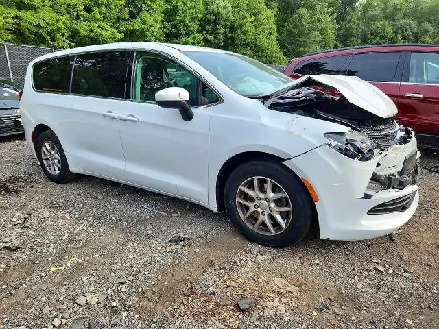 2017 CHRYSLER PACIFICA LX  
