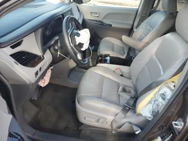 2016 TOYOTA SIENNA XLE  