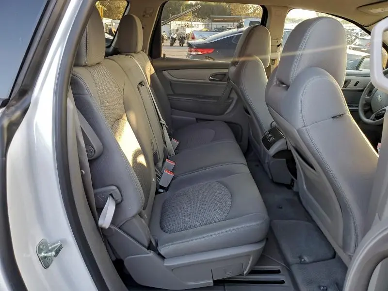 2017 CHEVROLET TRAVERSE LS  