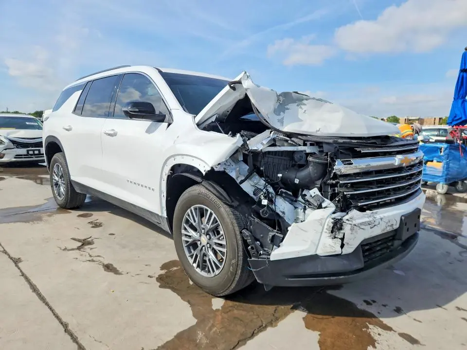 2024 CHEVROLET TRAVERSE LT  