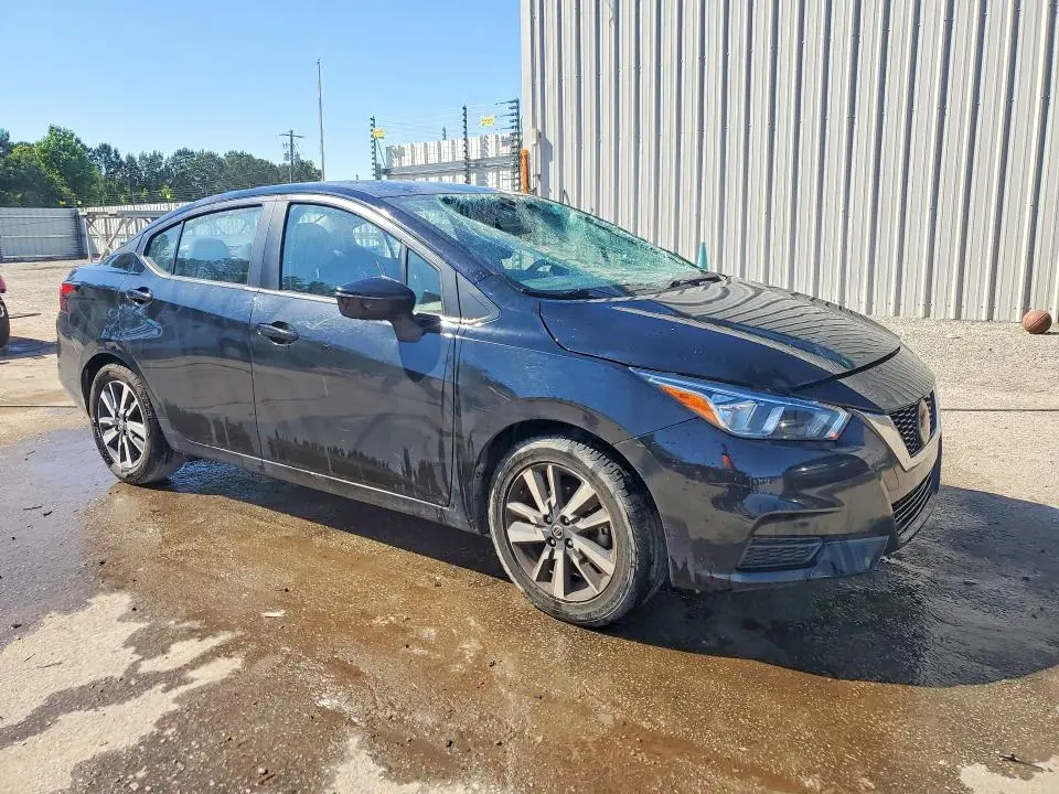2021 NISSAN VERSA SV  