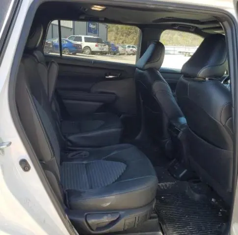2022 TOYOTA HIGHLANDER XSE  