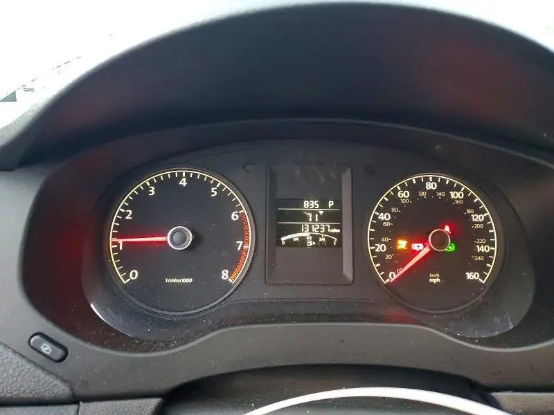 2011 VOLKSWAGEN JETTA SE  