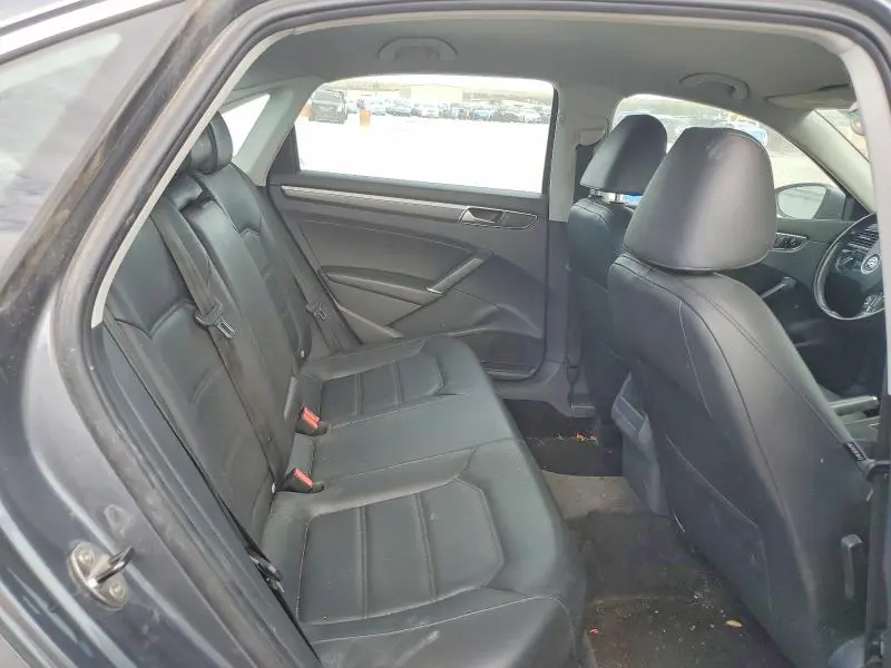 2016 VOLKSWAGEN PASSAT S  
