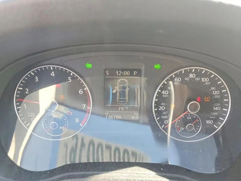 2013 VOLKSWAGEN PASSAT SE  