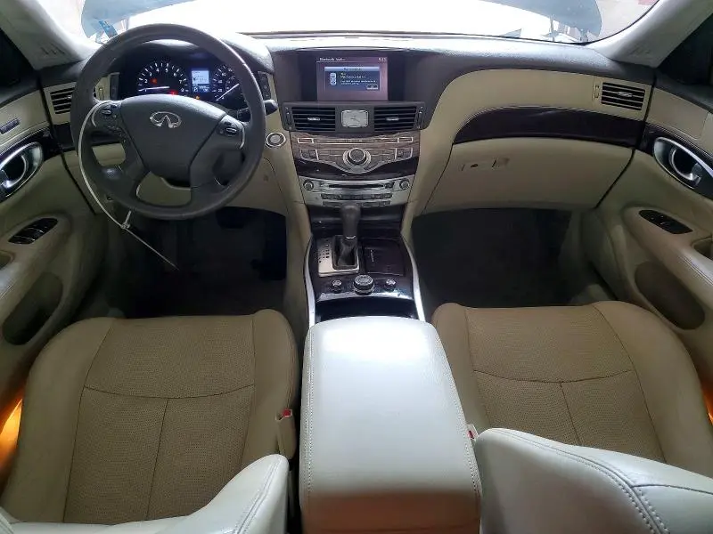 2015 INFINITI Q70 3.7  