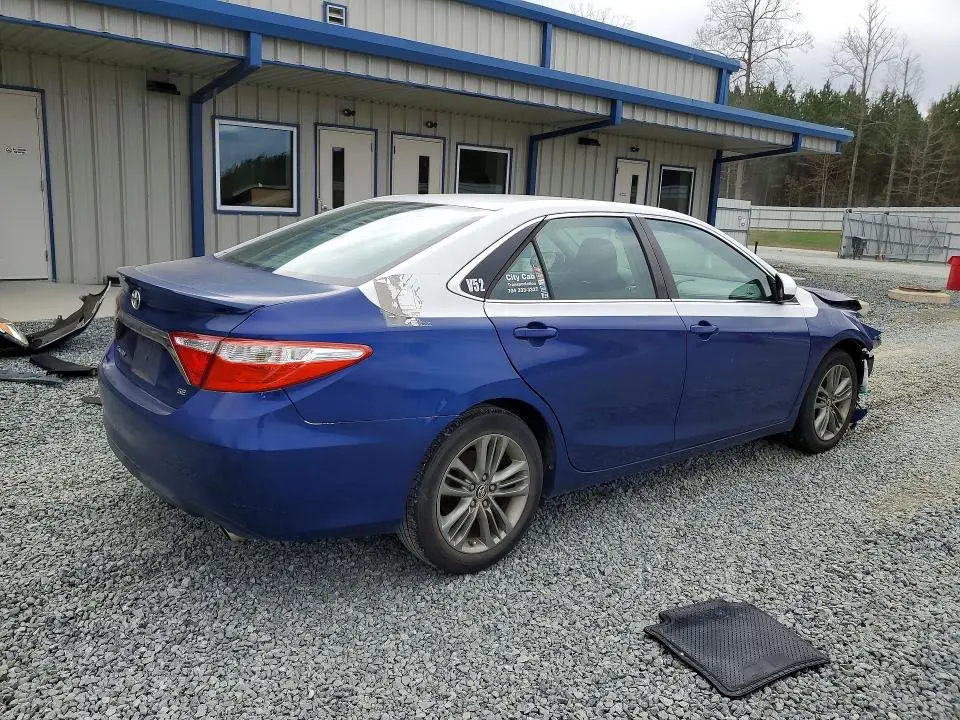 2016 TOYOTA CAMRY SE  