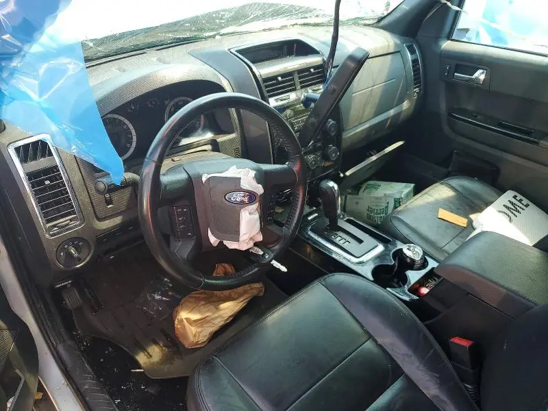 2010 FORD ESCAPE LIMITED  