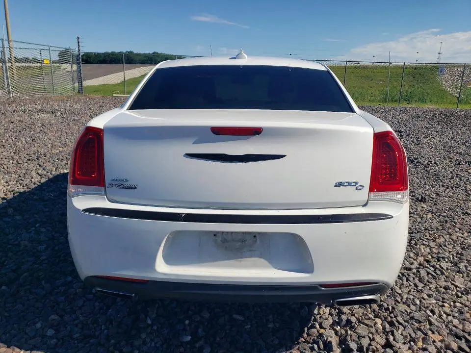 2016 CHRYSLER 300C   