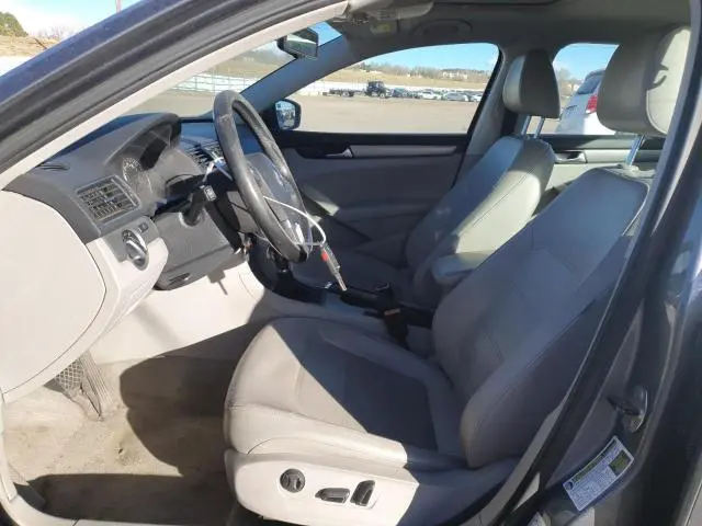 2014 VOLKSWAGEN PASSAT SE  