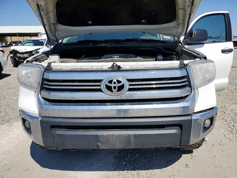 2017 TOYOTA TUNDRA SR5  
