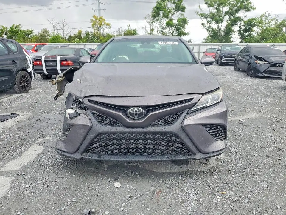 2019 TOYOTA CAMRY SE  