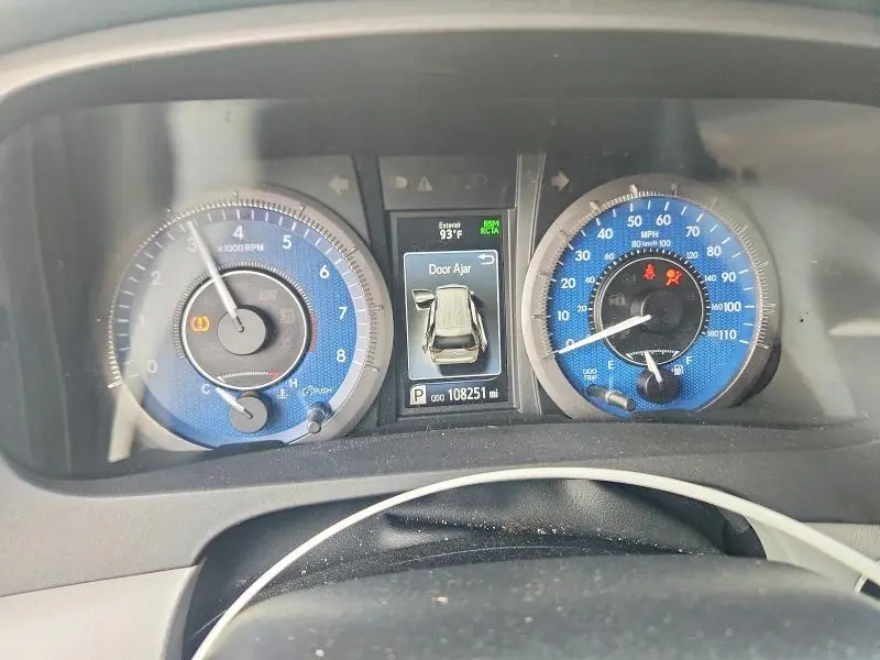 2018 TOYOTA SIENNA XLE 8-PASSENGER  