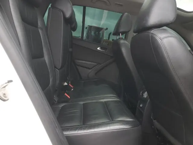 2011 VOLKSWAGEN TIGUAN S  