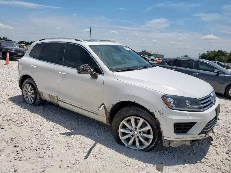 2017 VOLKSWAGEN TOUAREG EXECUTIVE  