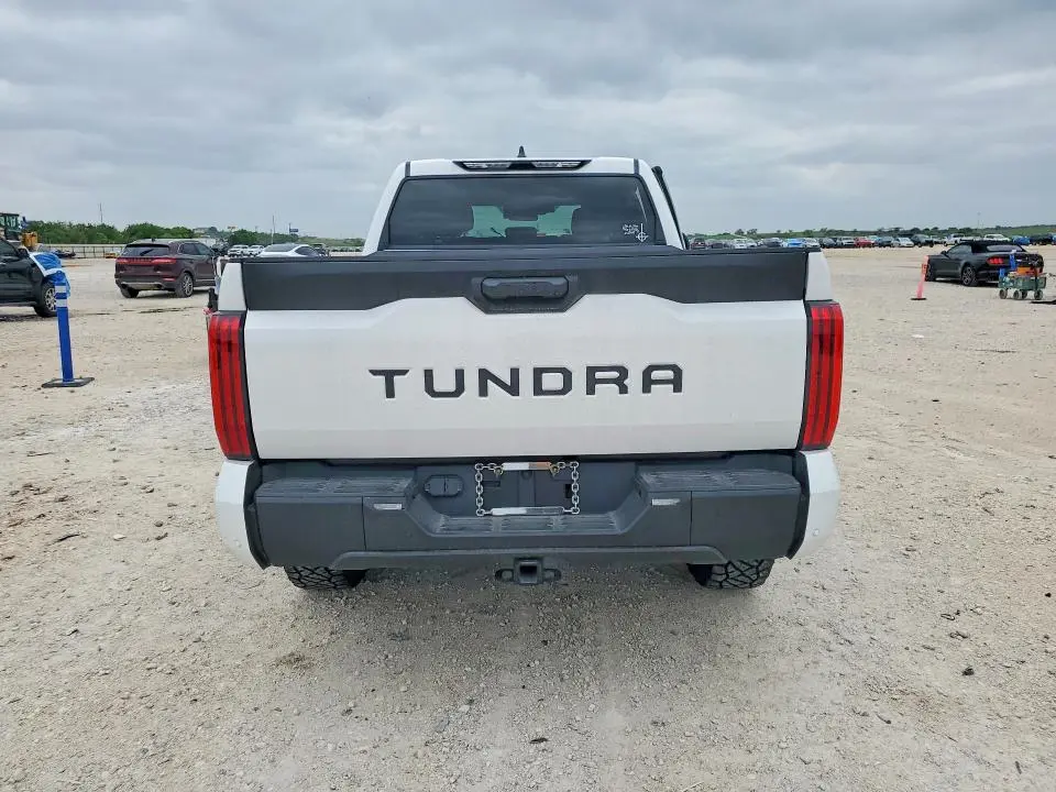2025 TOYOTA TUNDRA CREWMAX SR5  