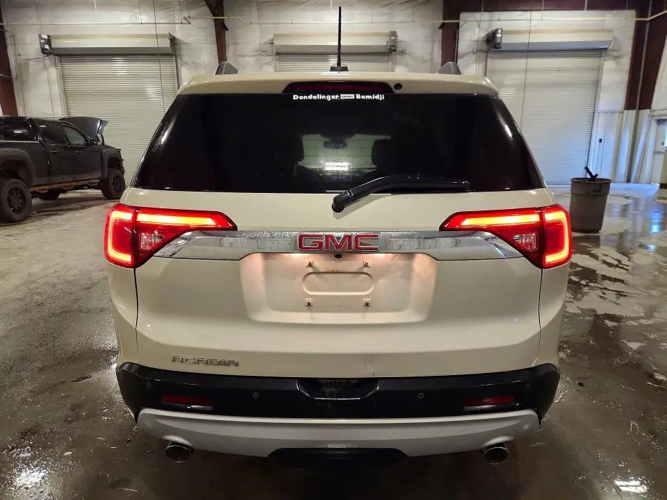 2017 GMC ACADIA SLT-2  