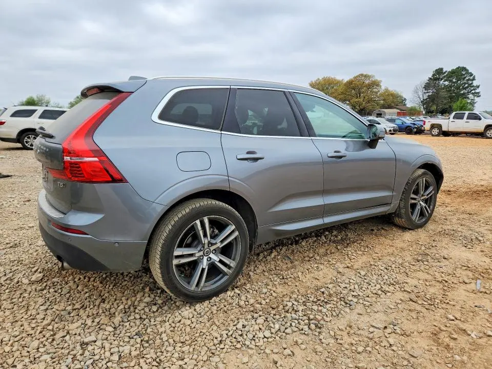 2018 VOLVO XC60 T5 MOMENTUM  