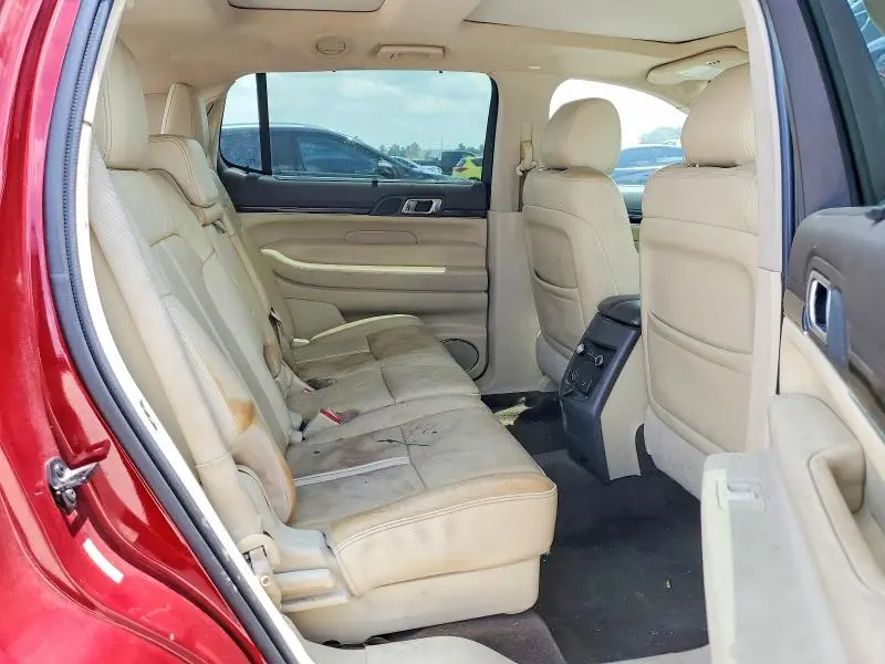 2014 LINCOLN MKT   