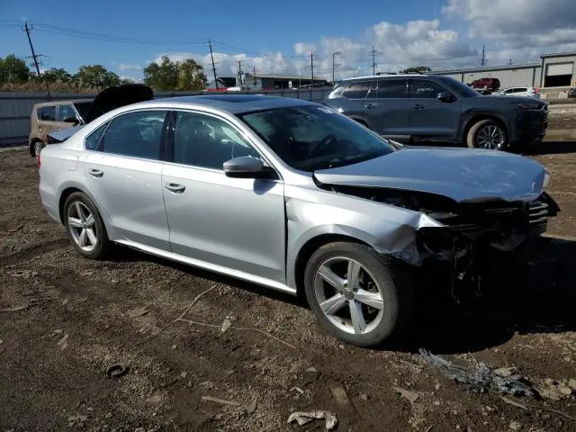 2013 VOLKSWAGEN PASSAT SE  