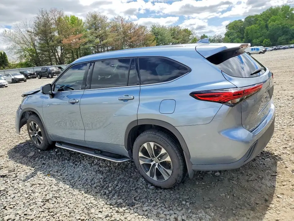 2020 TOYOTA HIGHLANDER XLE  