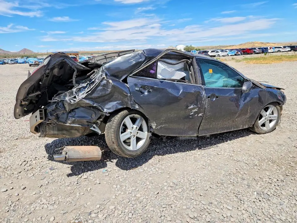 2013 TOYOTA CAMRY SE  