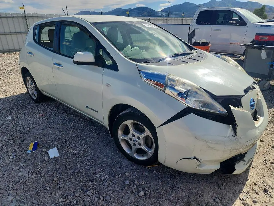 2012 NISSAN LEAF SV  