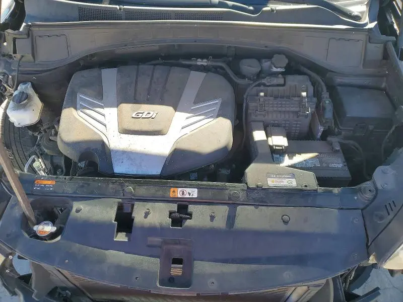 2017 HYUNDAI SANTA FE SE  