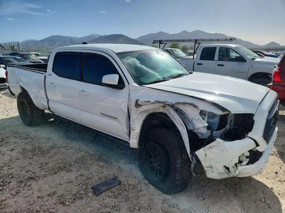 2021 TOYOTA TACOMA SR5 V6  