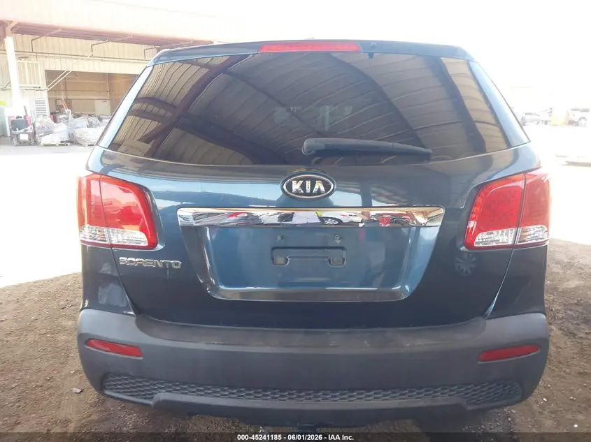 2011 KIA SORENTO LX