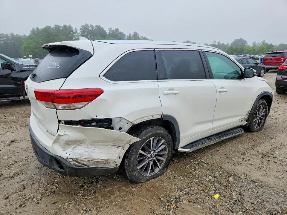 2018 TOYOTA HIGHLANDER XLE  