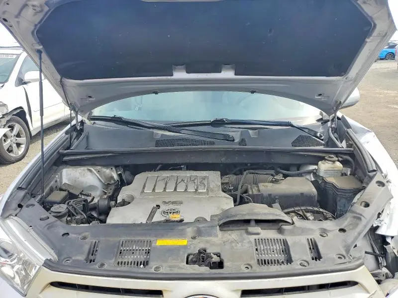 2013 TOYOTA HIGHLANDER PLUS  
