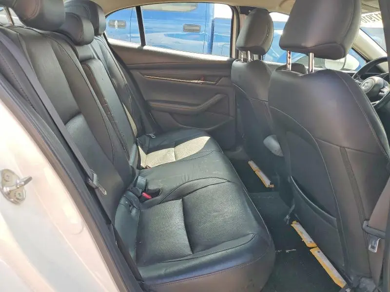 2019 MAZDA 3 PREMIUM  