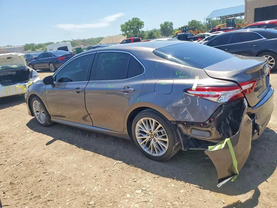 2018 TOYOTA CAMRY XLE  