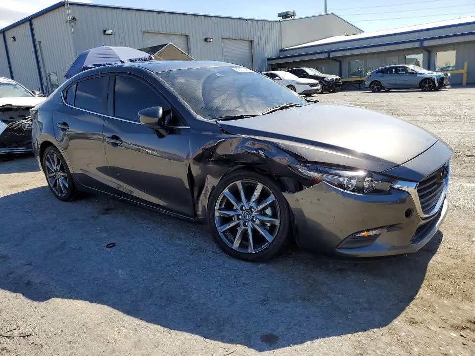 2018 MAZDA 3 TOURING  