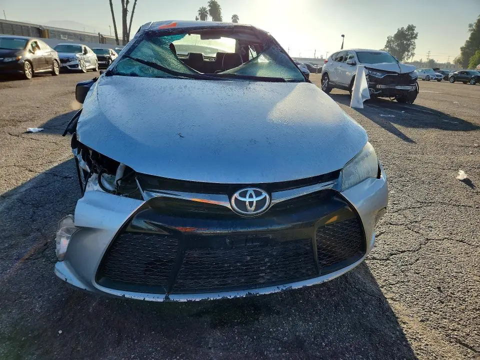 2015 TOYOTA CAMRY SE  