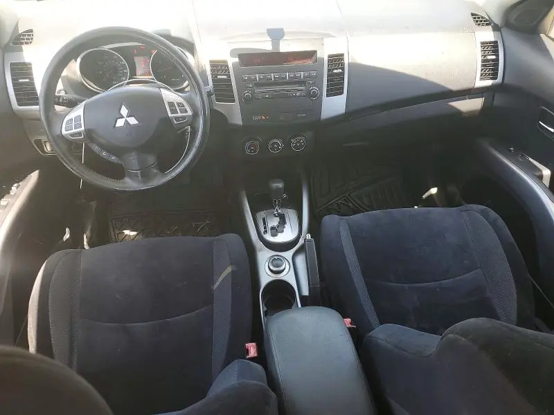 2010 MITSUBISHI OUTLANDER ES  