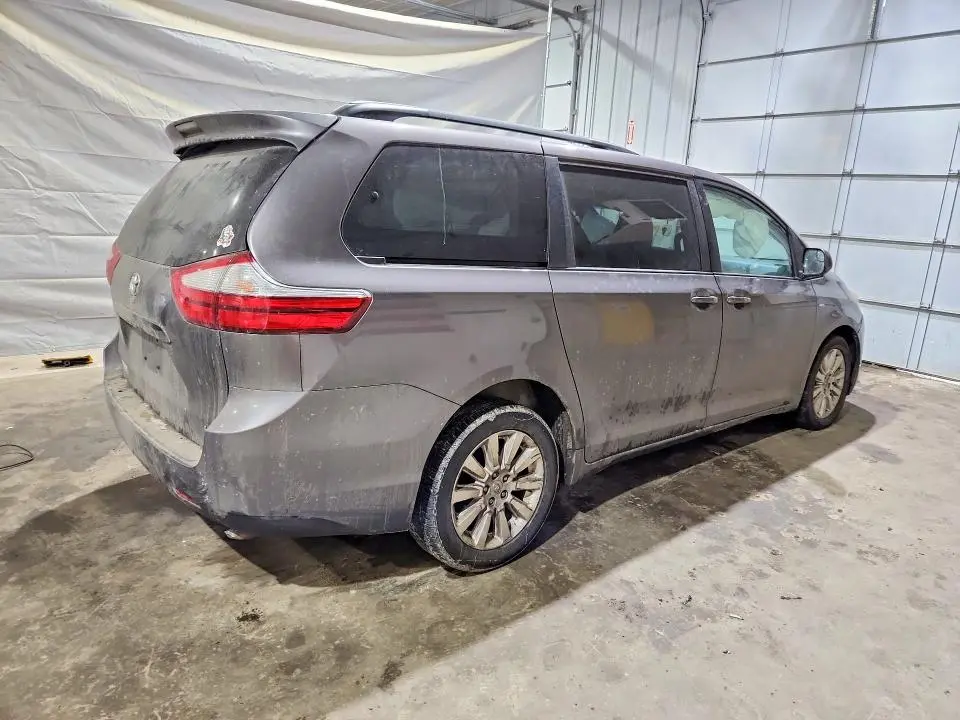 2016 TOYOTA SIENNA LE  