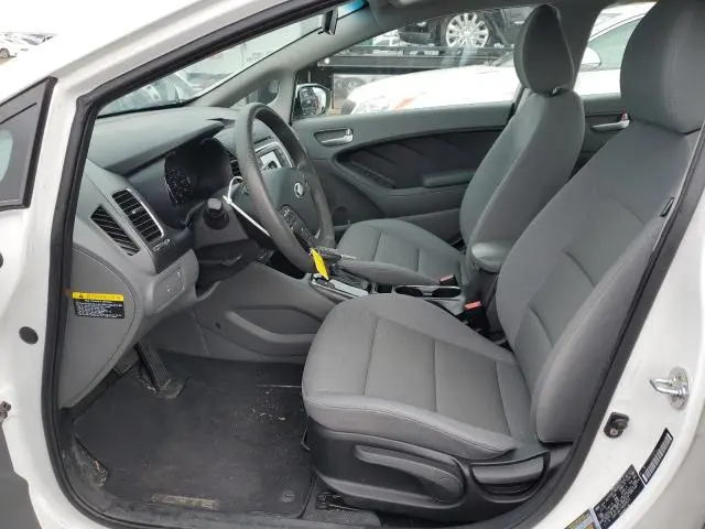 2017 KIA FORTE LX  