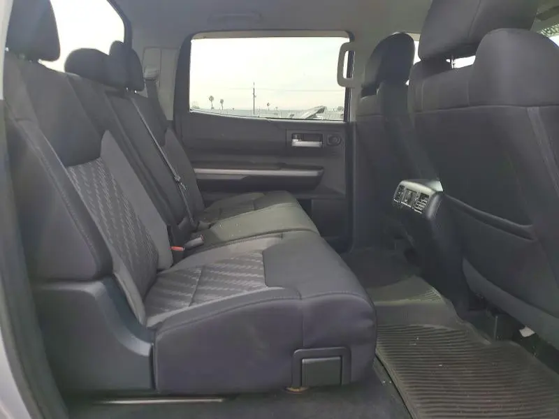 2018 TOYOTA TUNDRA CREWMAX SR5  
