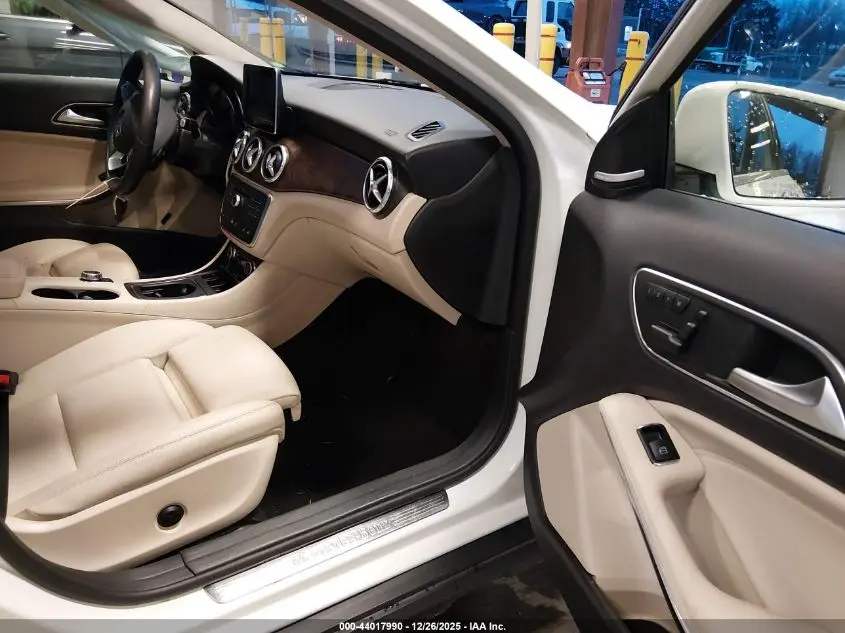 2017 MERCEDES-BENZ GLA 250 4MATIC